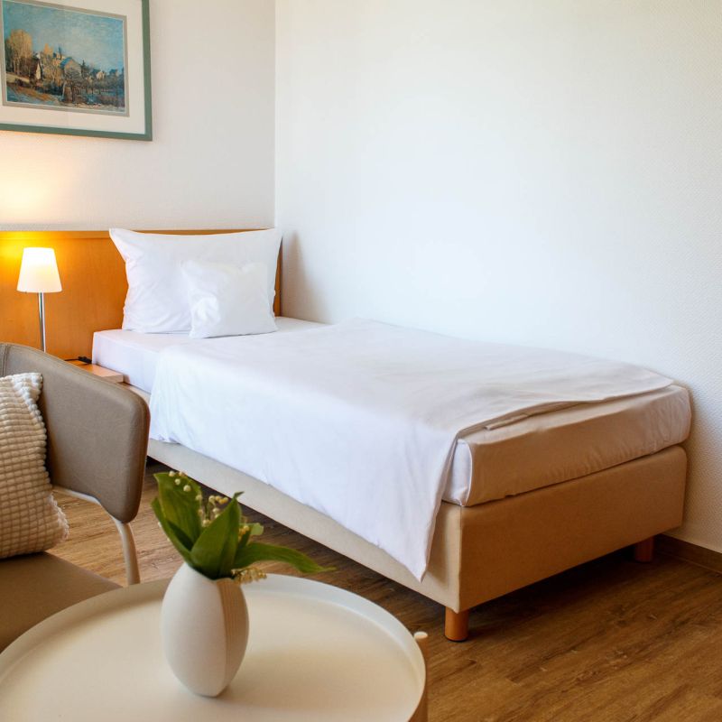 Einzelzimmer mit Balkon im Inselhotel Rügen